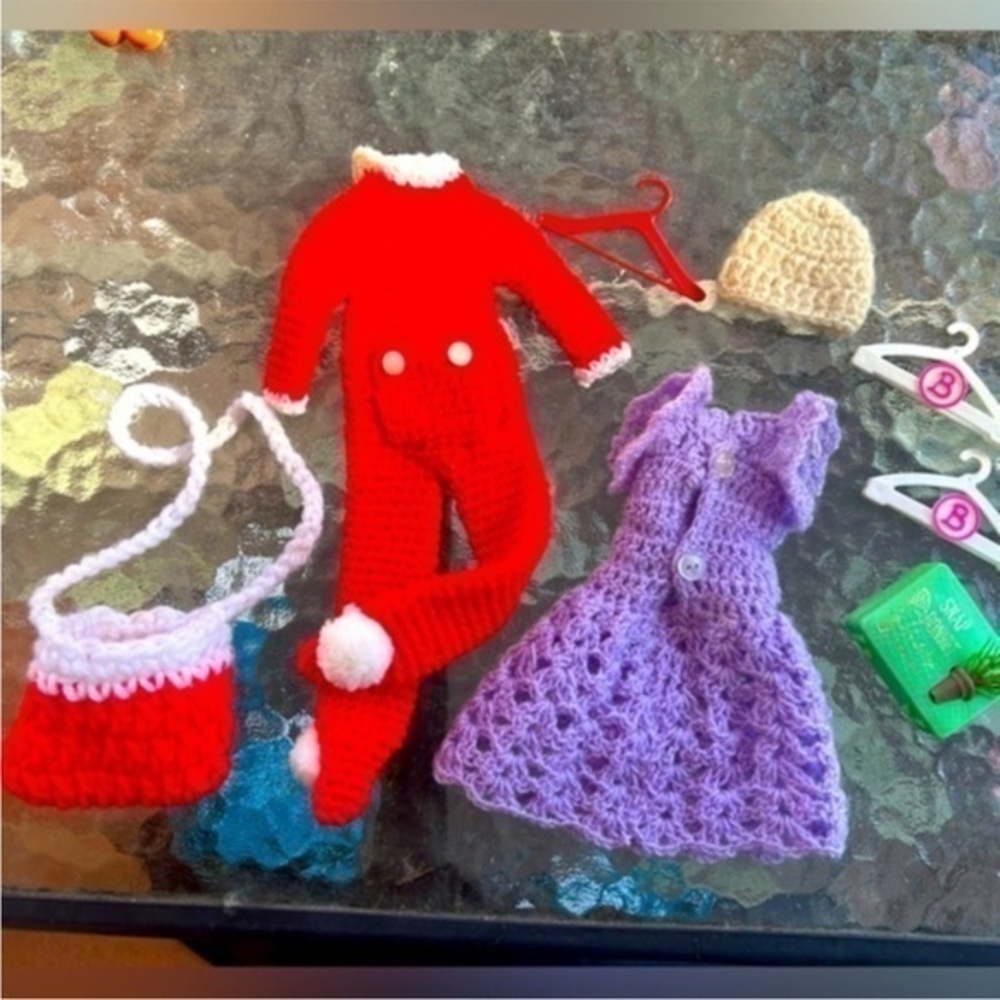 Vintage 70’s BARBIE doll knit crochet clothes clothing & accessories.
